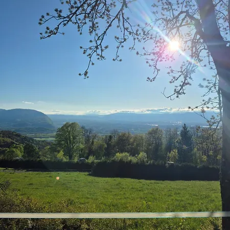 Proche Frontiere Apartment
